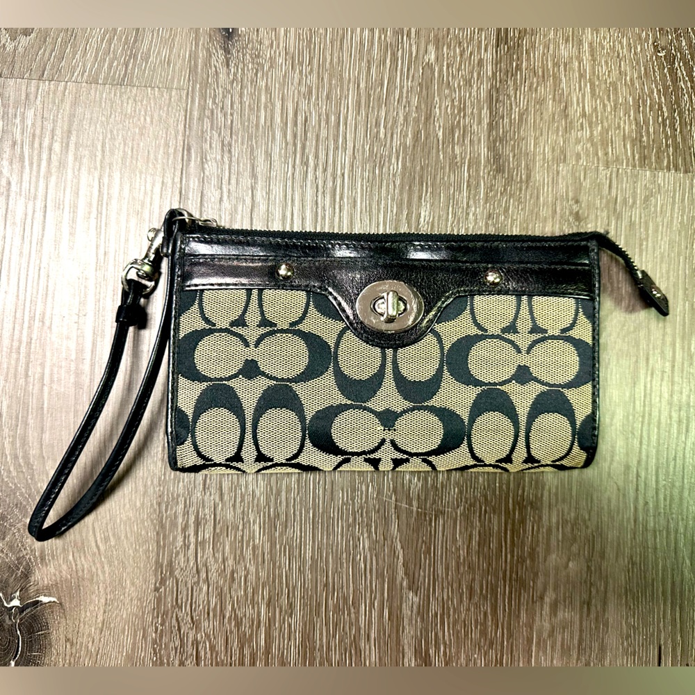 Women’s Coach Wallet